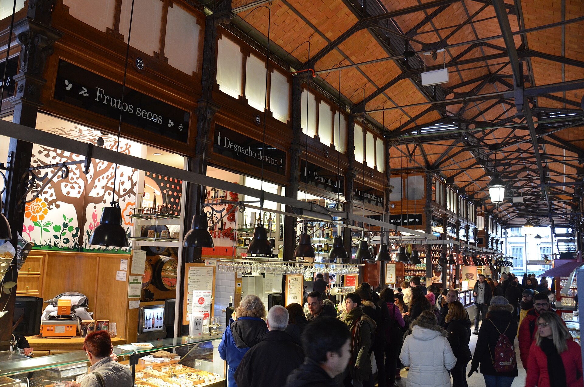 Inne i Mercado de San Miguel